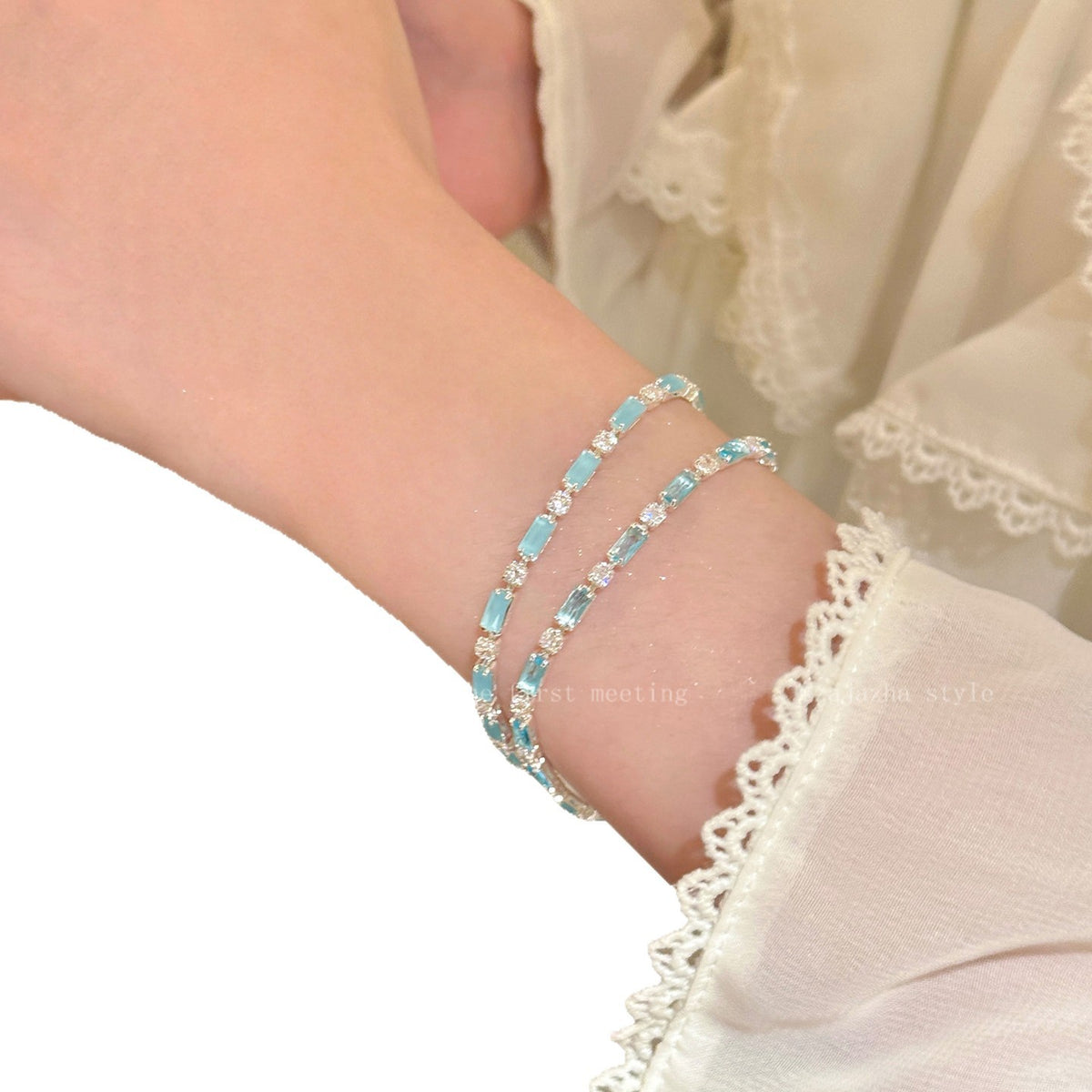Luxury Elegant Geometric Plated Bracelet with Cubic Zirconia for Women