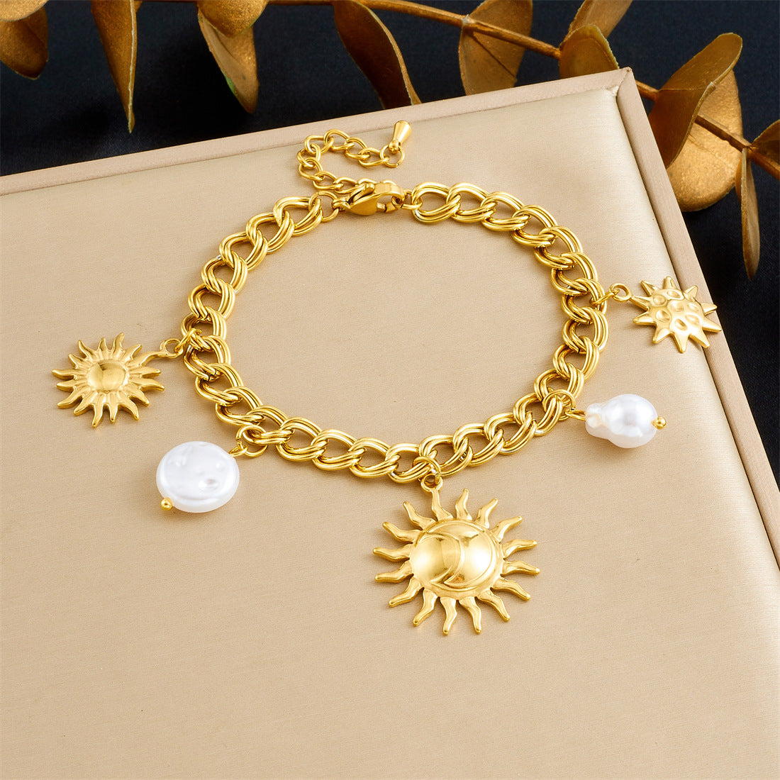 Vintage Gold Plated Sun Star Geometric Acrylic Pearl Bracelet for Women