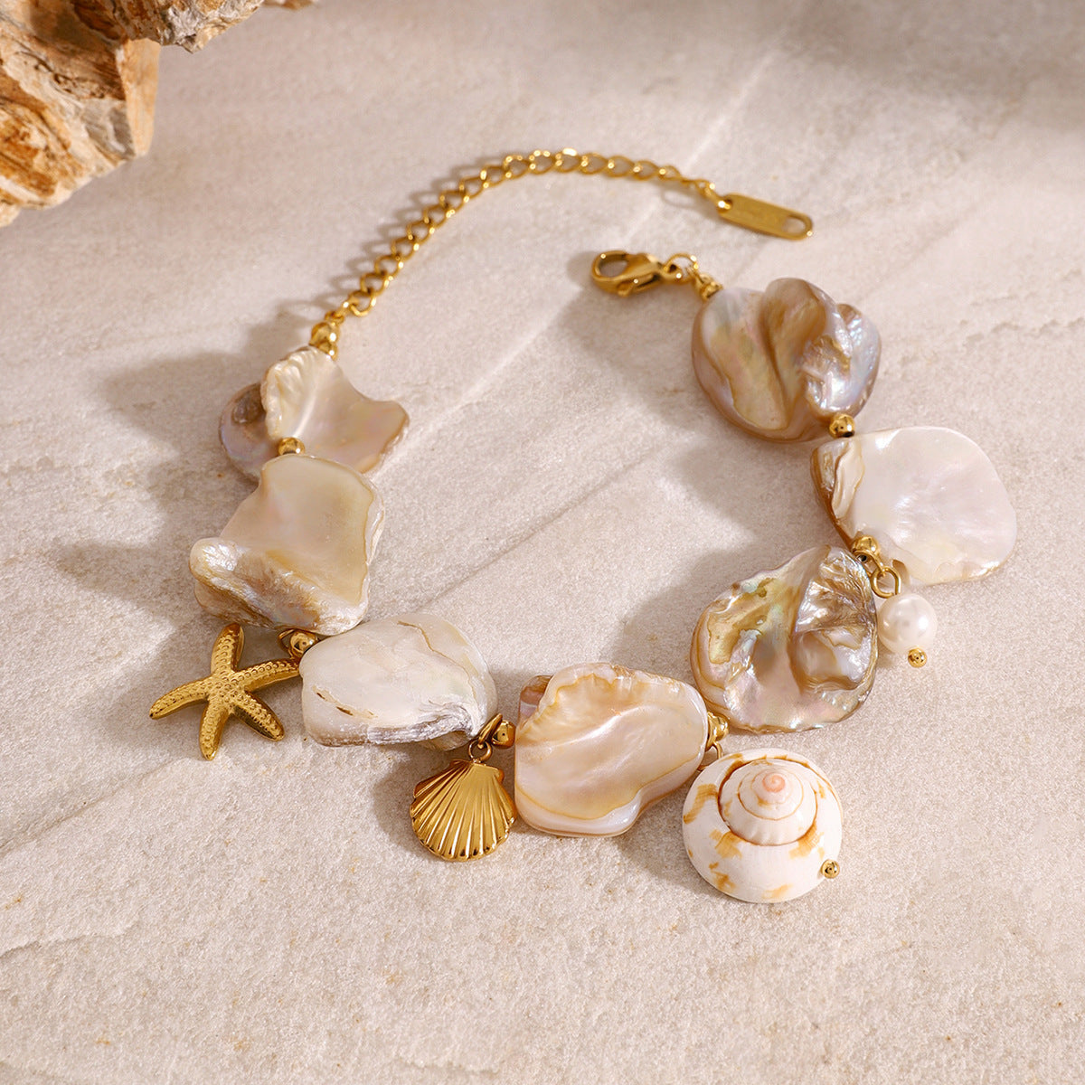 Ins Style Seashell Pendant Necklace in Stainless Steel with Starfish Charm for Women Beach Summer Jewelry