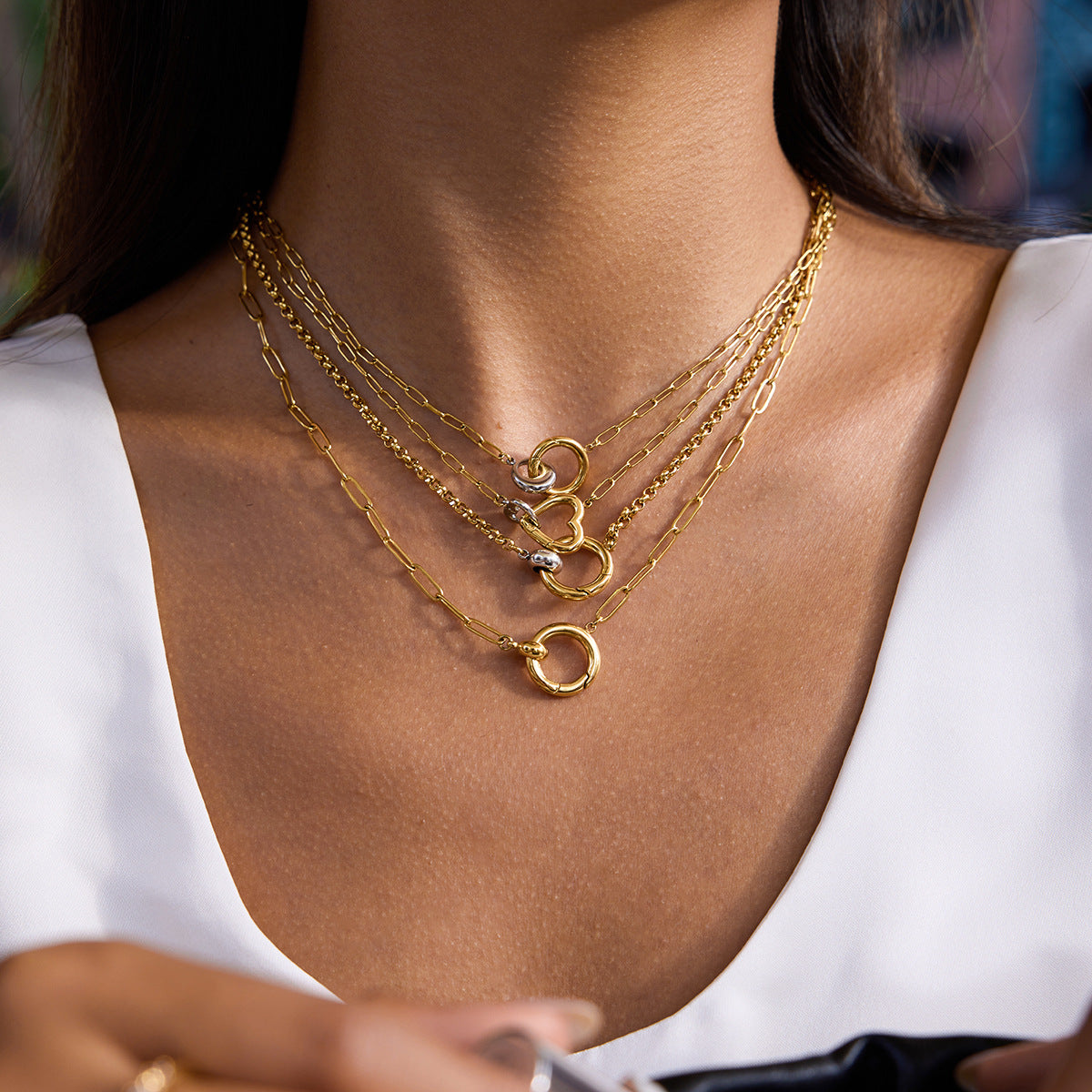 Collana con ciondolo a barra in acciaio inossidabile placcato in acciaio al titanio geometrico a forma di cuore, elegante e minimalista, per donne