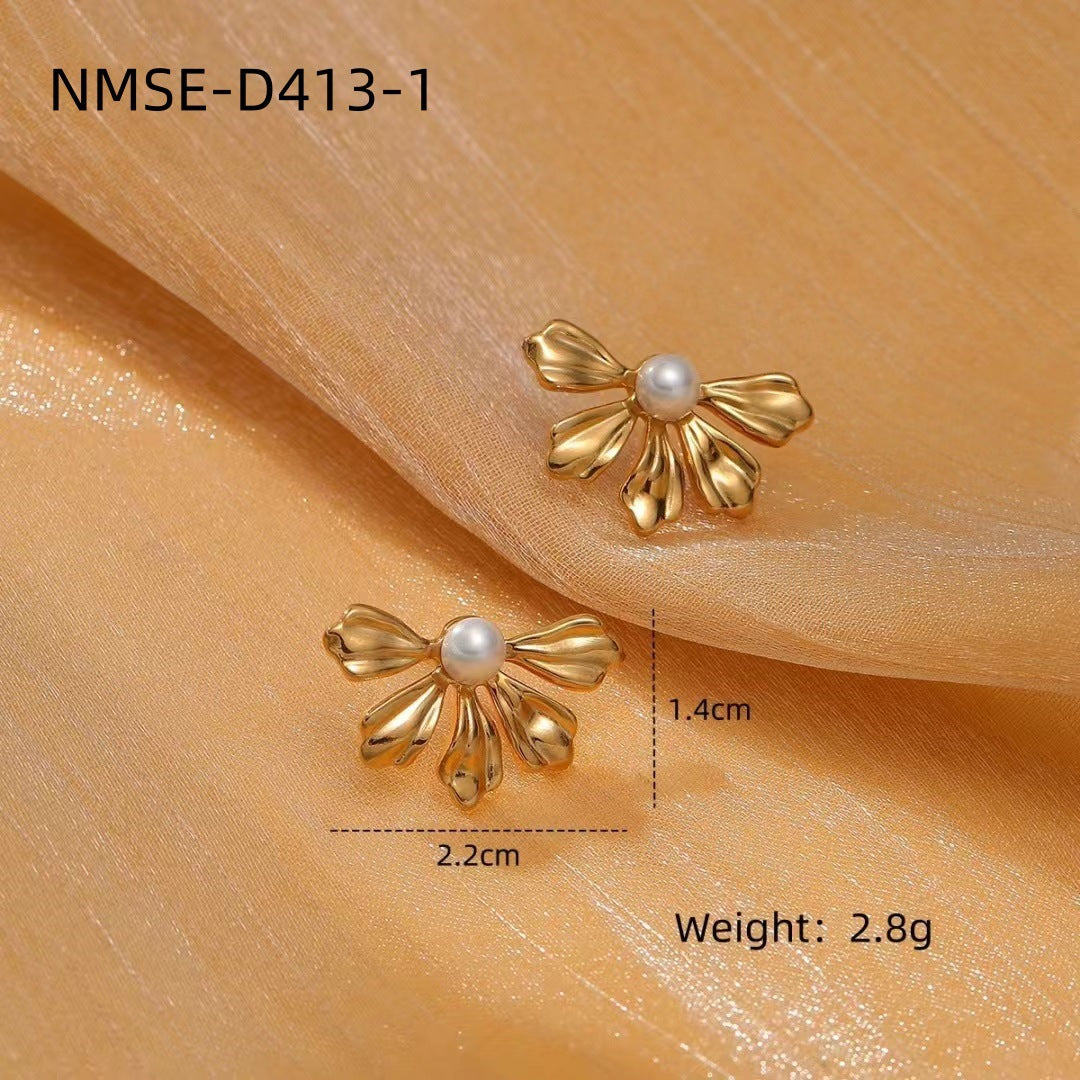 Orecchini da donna minimalisti geometrici a fiore in acciaio inossidabile con dettagli in perle e placcatura oro