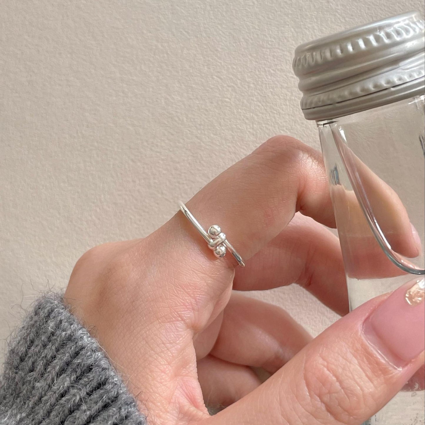 Anello aperto minimalista con fiocco geometrico in argento sterling 925 per donna