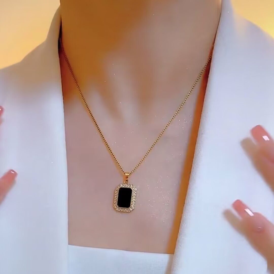 Minimalist Irregular Animal-Shaped Titanium Steel Pendant Necklace with Plated Finish for Women
