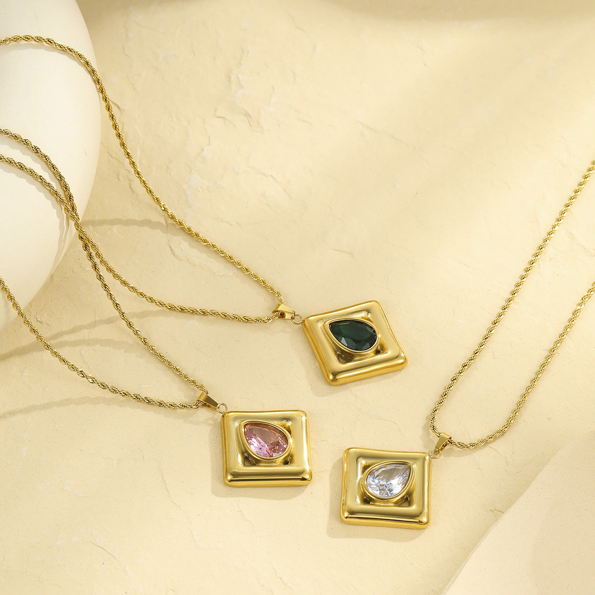 Elegant Emerald Green Zirconia Inlaid Square Pendant Necklace for Women Stainless Steel Locket Chain with Geometric and Teardrop Accents