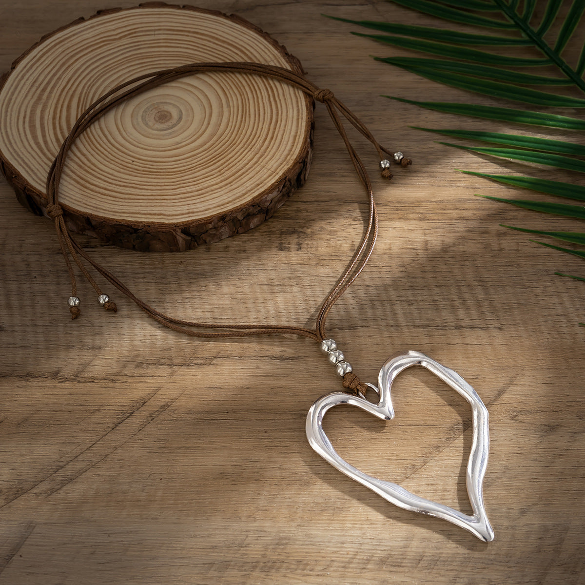 Collar con colgante de corazón extragrande dulce y atrevido para mujer, aleación con galvanoplastia, gargantilla de cordón encerado ajustable