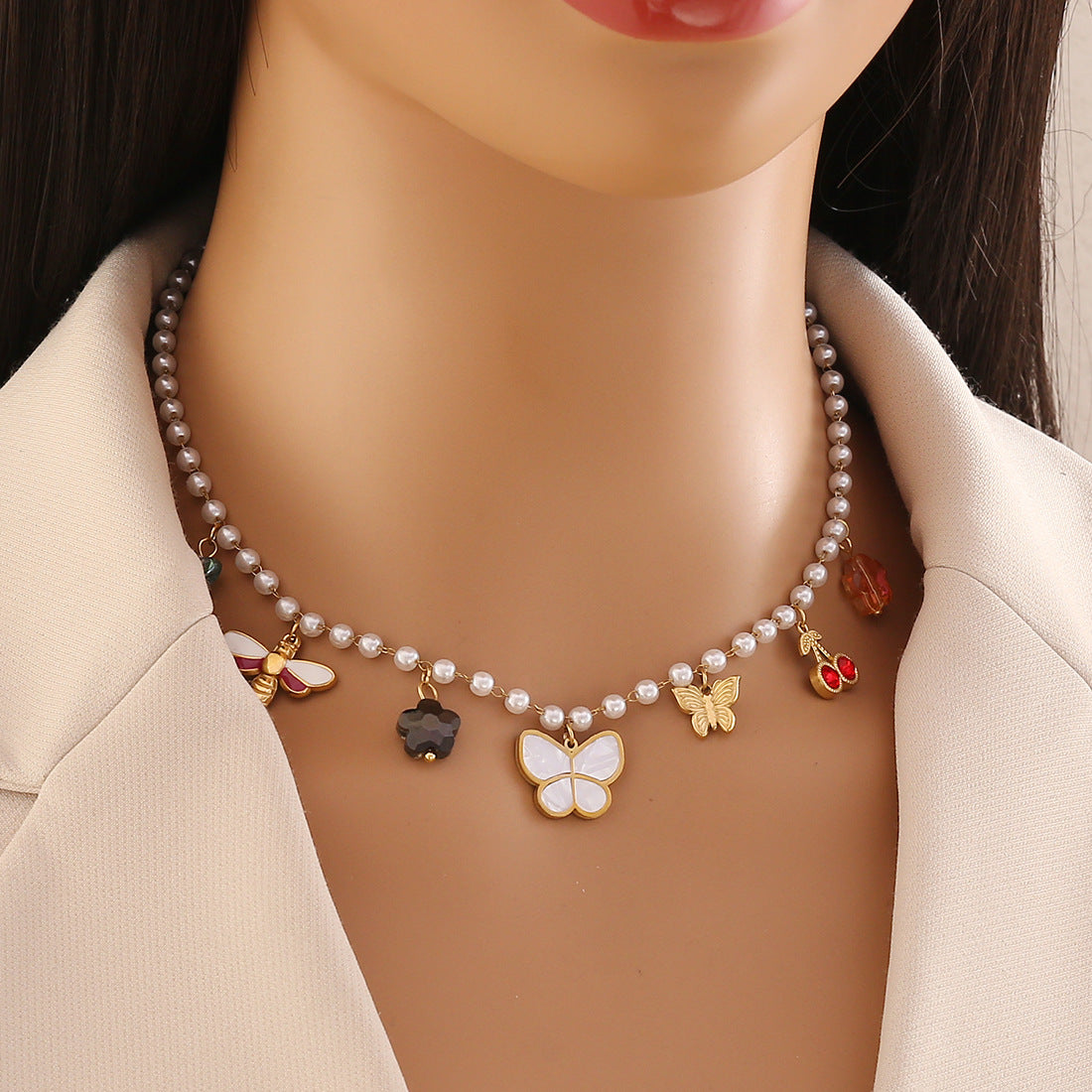 Fashionable OL Style Hollow Heart and Floral Pendant Necklace in Titanium Steel with Electroplated Finish for Women