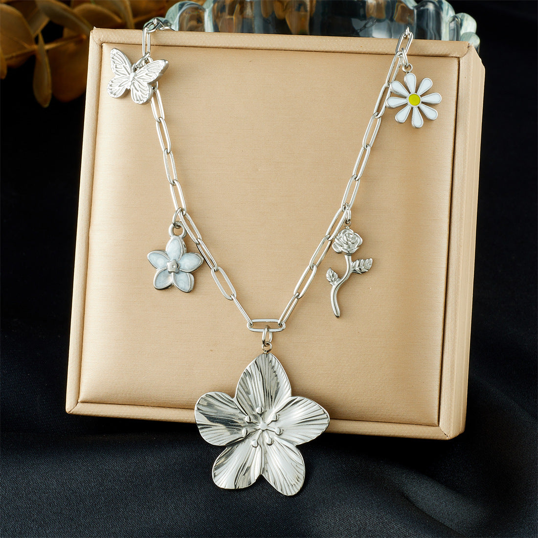 Exaggerated Floral Stainless Steel Plated Necklace Curb Chain for Women