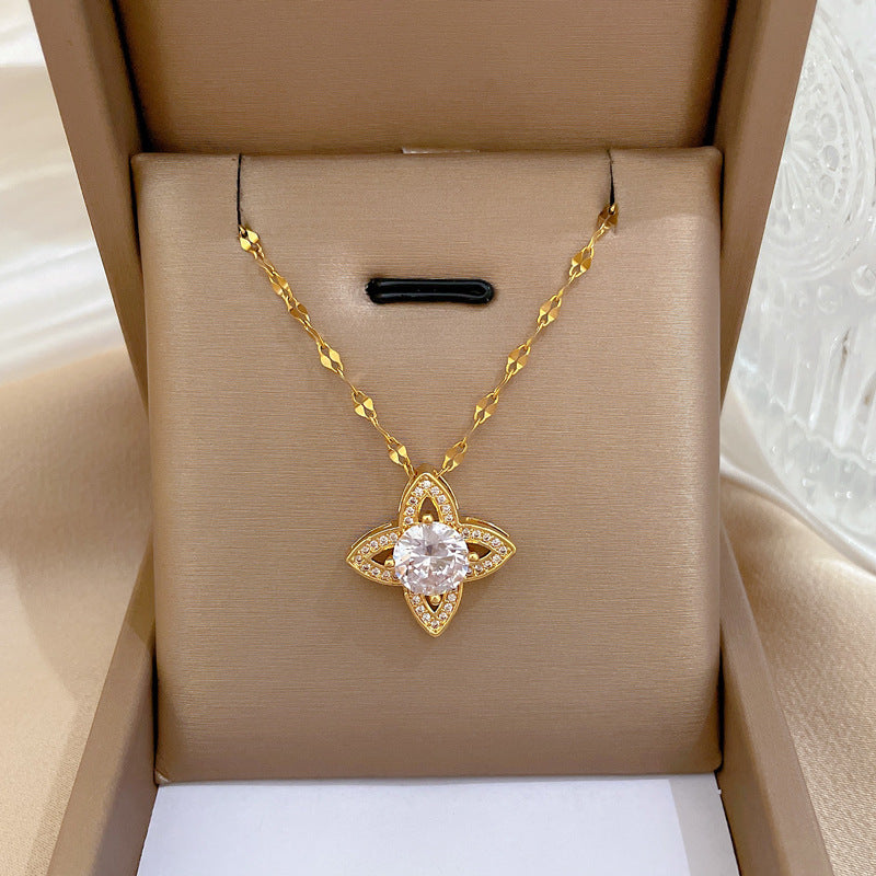 Collana con Pendente a Stella Geometrica in Acciaio al Titanio con Intarsi di Strass da Donna, Stile Lusso Minimalista
