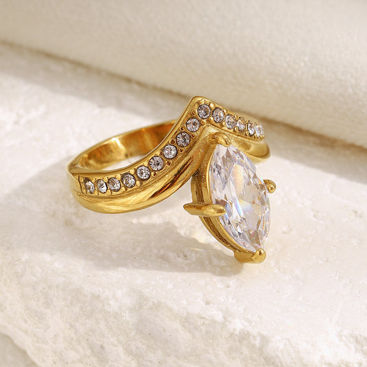 Anello Minimalista a Corona da Donna in Acciaio Inossidabile con Placcatura in Oro 18K e Intarsio di Zirconi