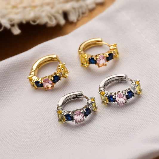 Pendientes de aro geométricos minimalistas de cobre con chapado de oro real y acentos de circonita para mujer