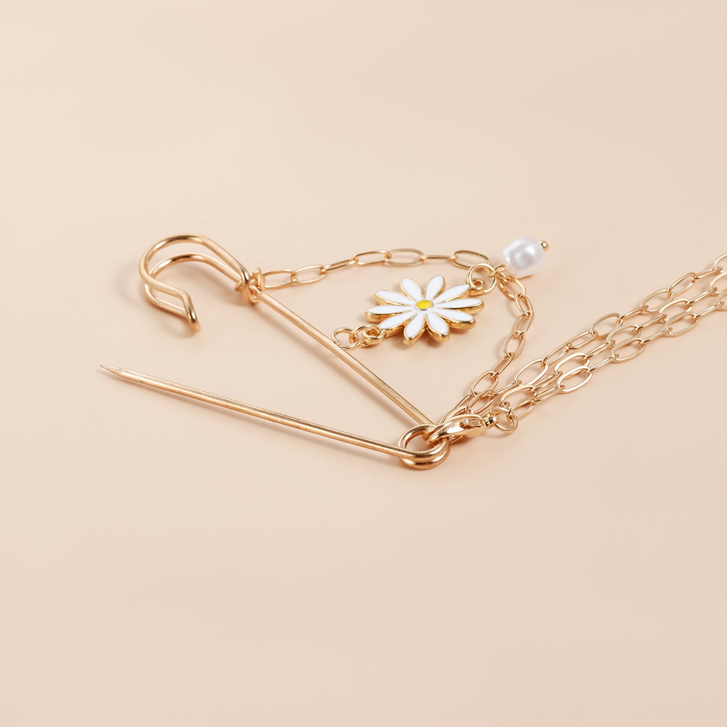 Fashionable OL Style Enamel Flower Brooch in Alloy with Geometric Shape for Women