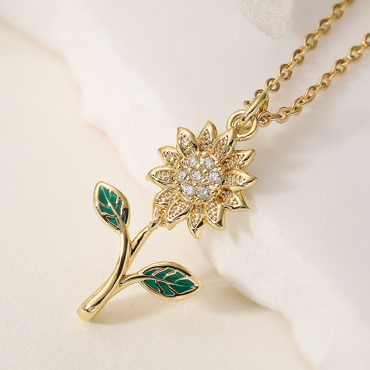 Minimalist 18K Gold Plated Brass Geometric Cubic Zirconia Sunflower Pendant Necklace for Women