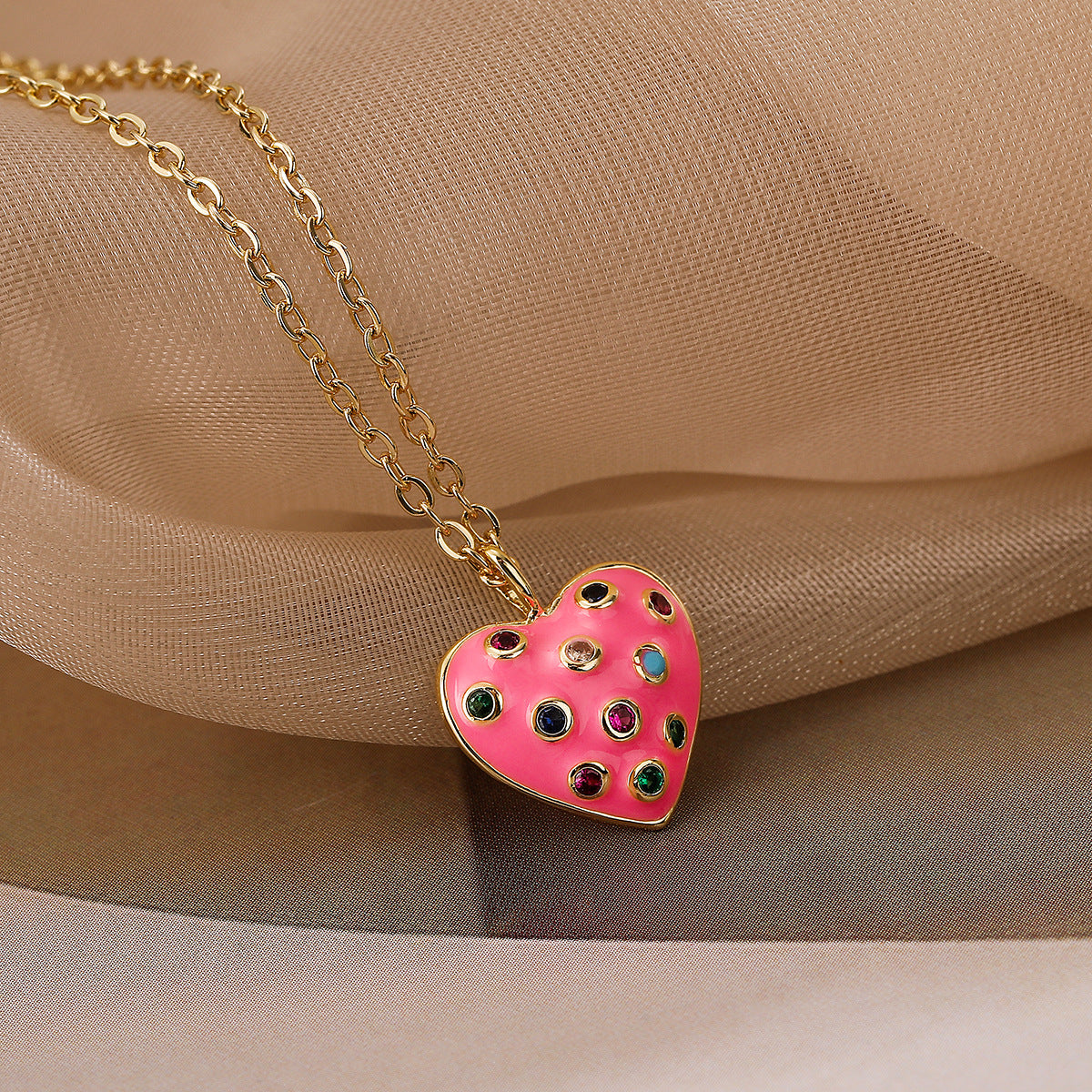 Collana da donna con ciondolo a forma di cuore in rame, stile bohémien, placcato oro e smaltato