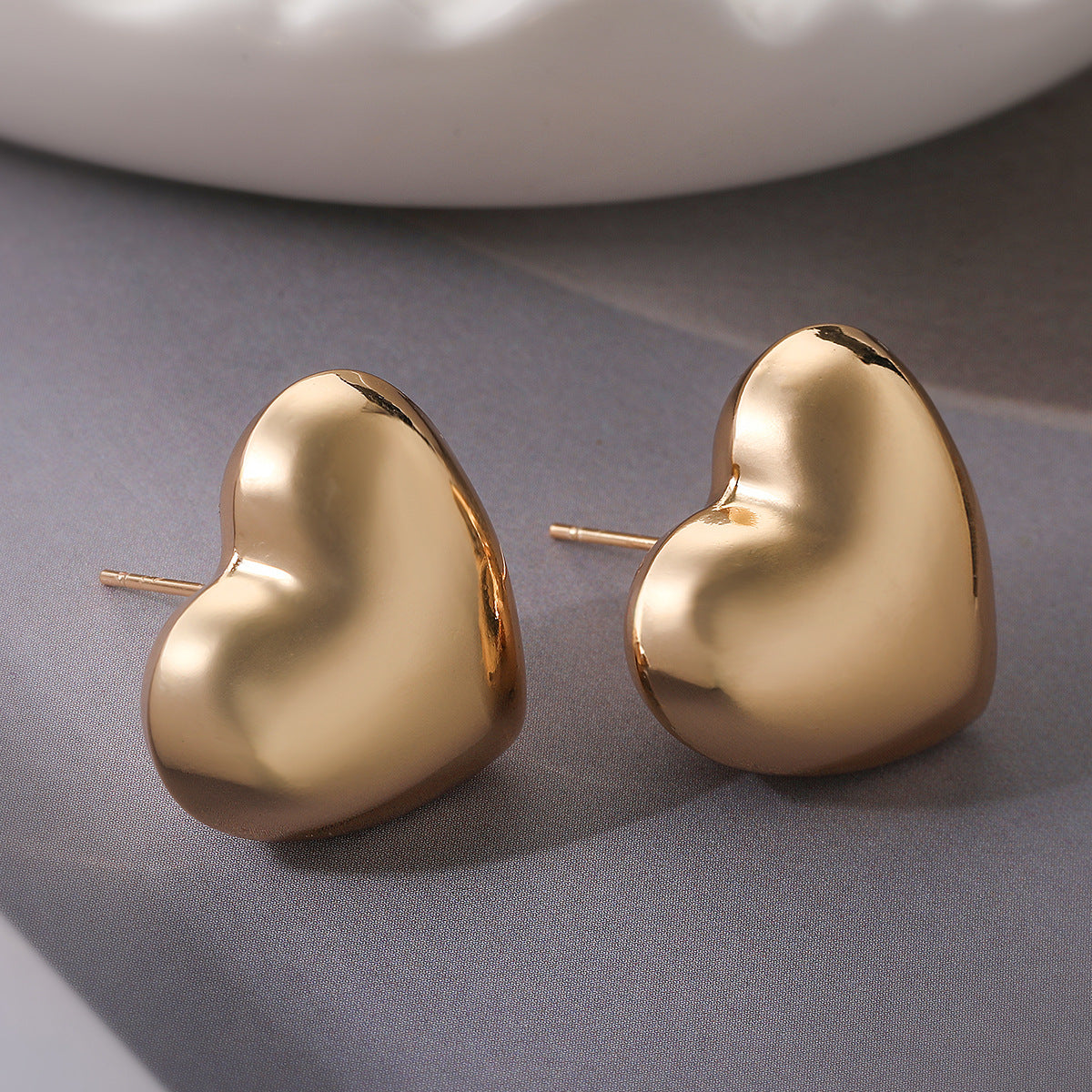 Minimalist Elegant 18K Gold Plated Brass Geometric Heart Stud Earrings for Women