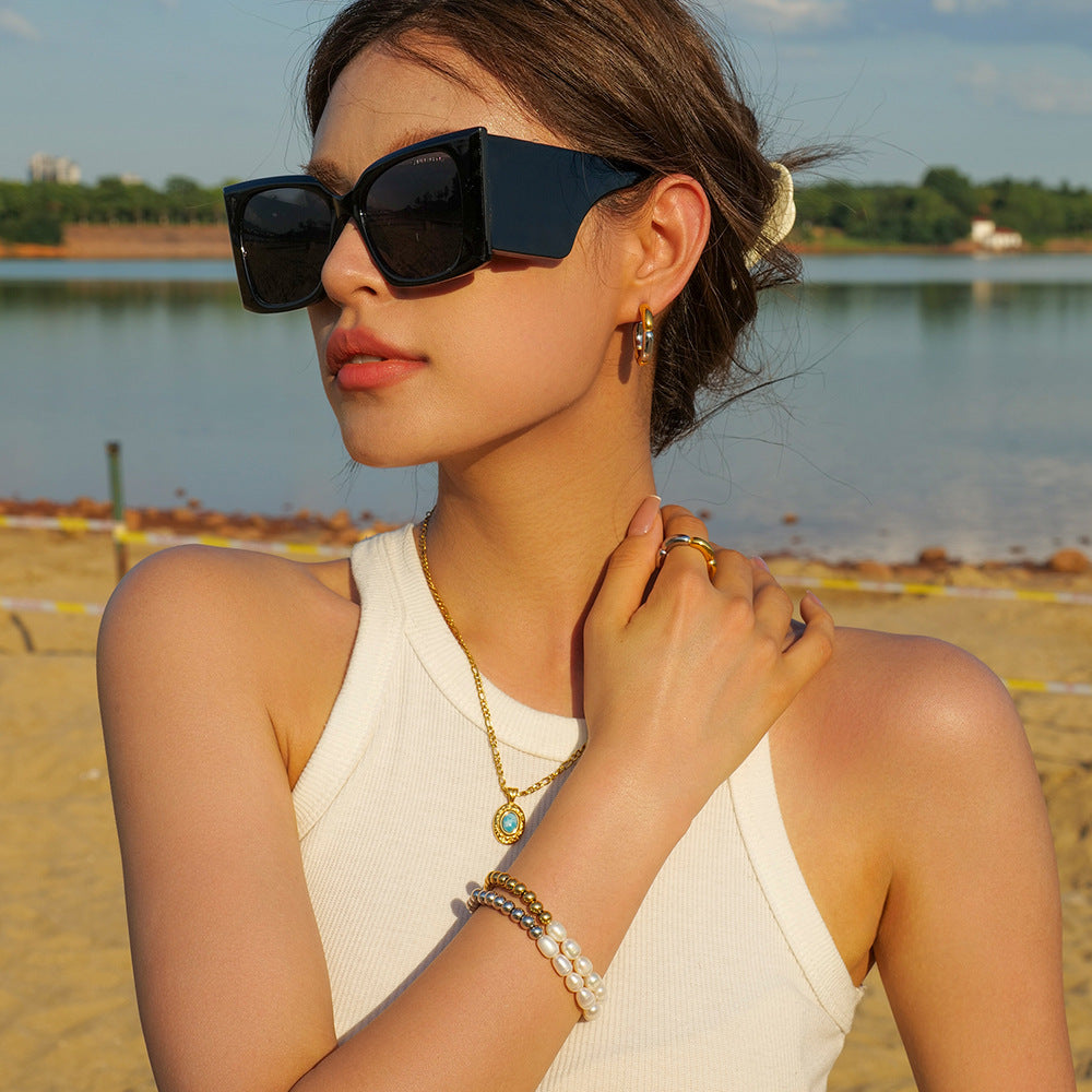 Bracciale da donna stile INS con perle d'acqua dolce e catena placcata oro 16K in acciaio inossidabile geometrico