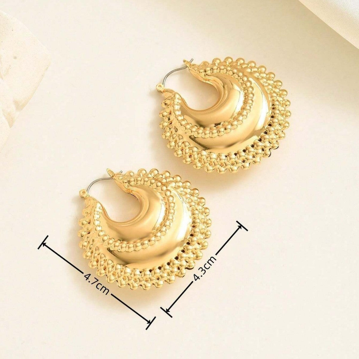 Pendientes de aro redondos geométricos minimalistas para mujer con base de aleación de zinc y acabado chapado