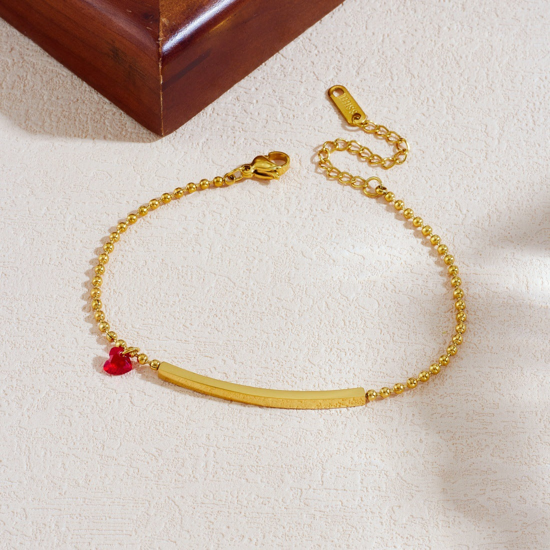 Minimalist Luxury Gold Plated Stainless Steel Geometric Heart Line Bracelet for Women