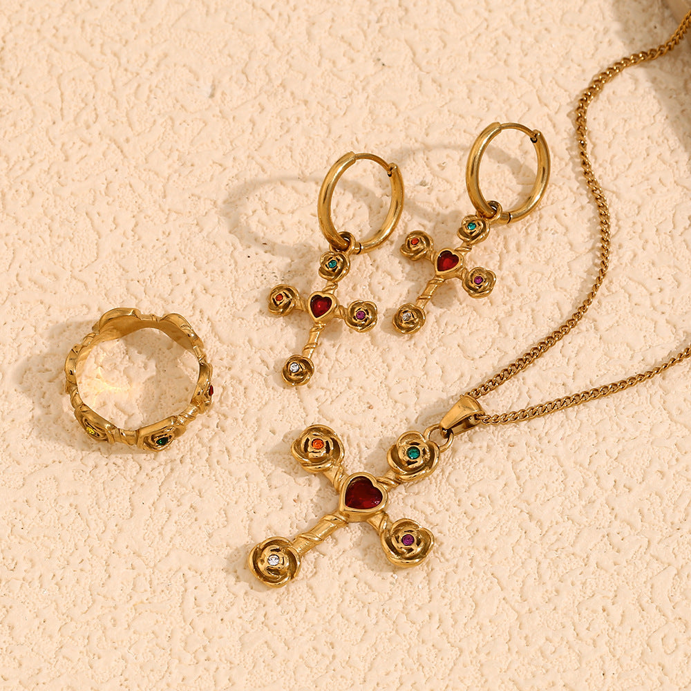 Collana con Pendente a Croce Geometrica Stile Vintage in Acciaio Inossidabile con Placcatura in Oro 18K e Accenti di Strass Colorati