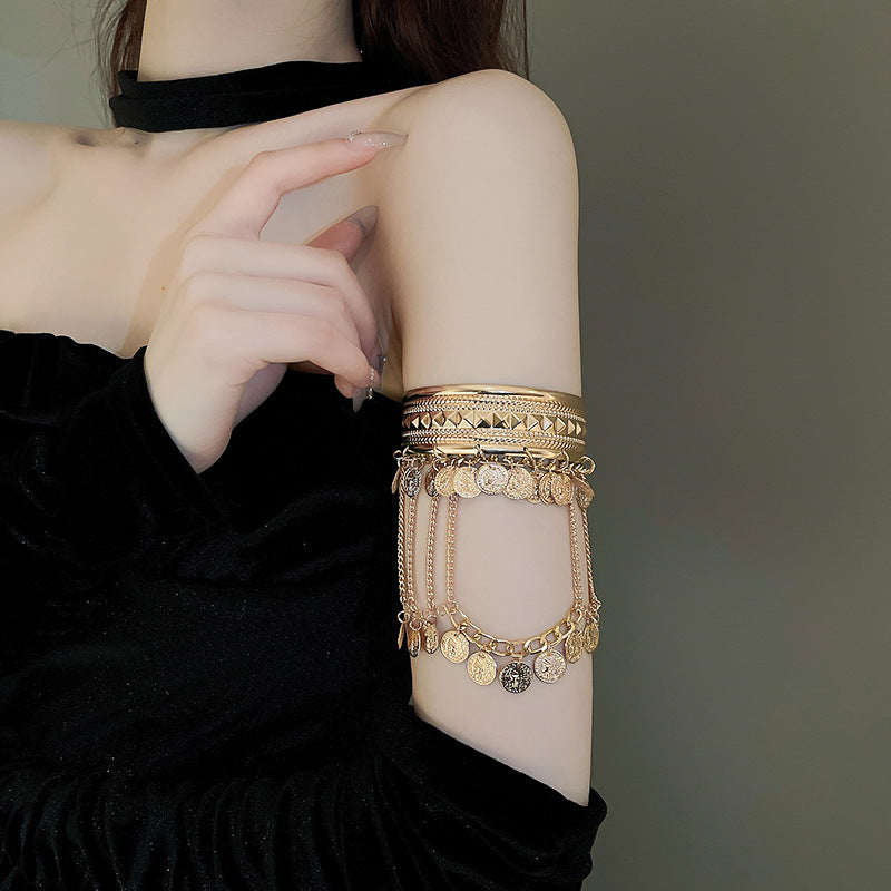 Pulsera Cóncava Irregular Minimalista para Mujer en Aleación de Latón con Acabado Galvánico