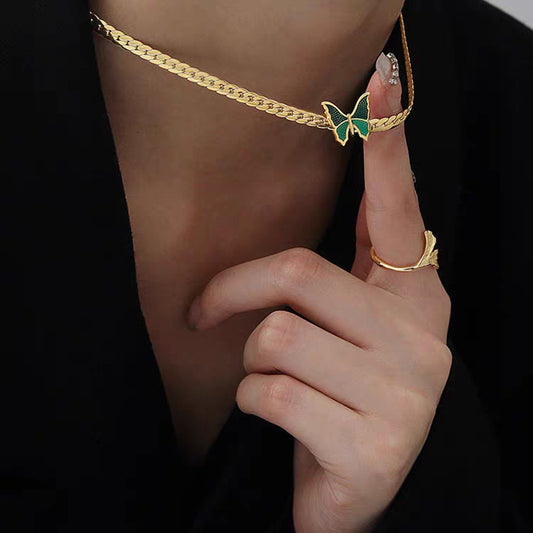 Collar Colgante Mariposa Verde Estilo Francés Vintage de Acero Titanio con Baño de Oro de 18K para Mujer