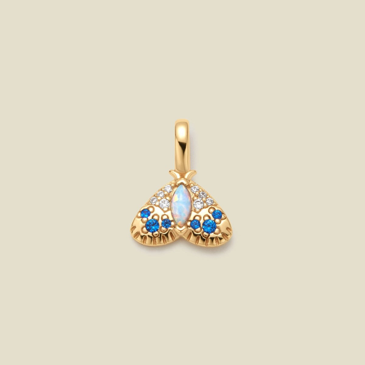 Ciondolo barretta minimalista con cuore geometrico placcato oro in ottone e strass