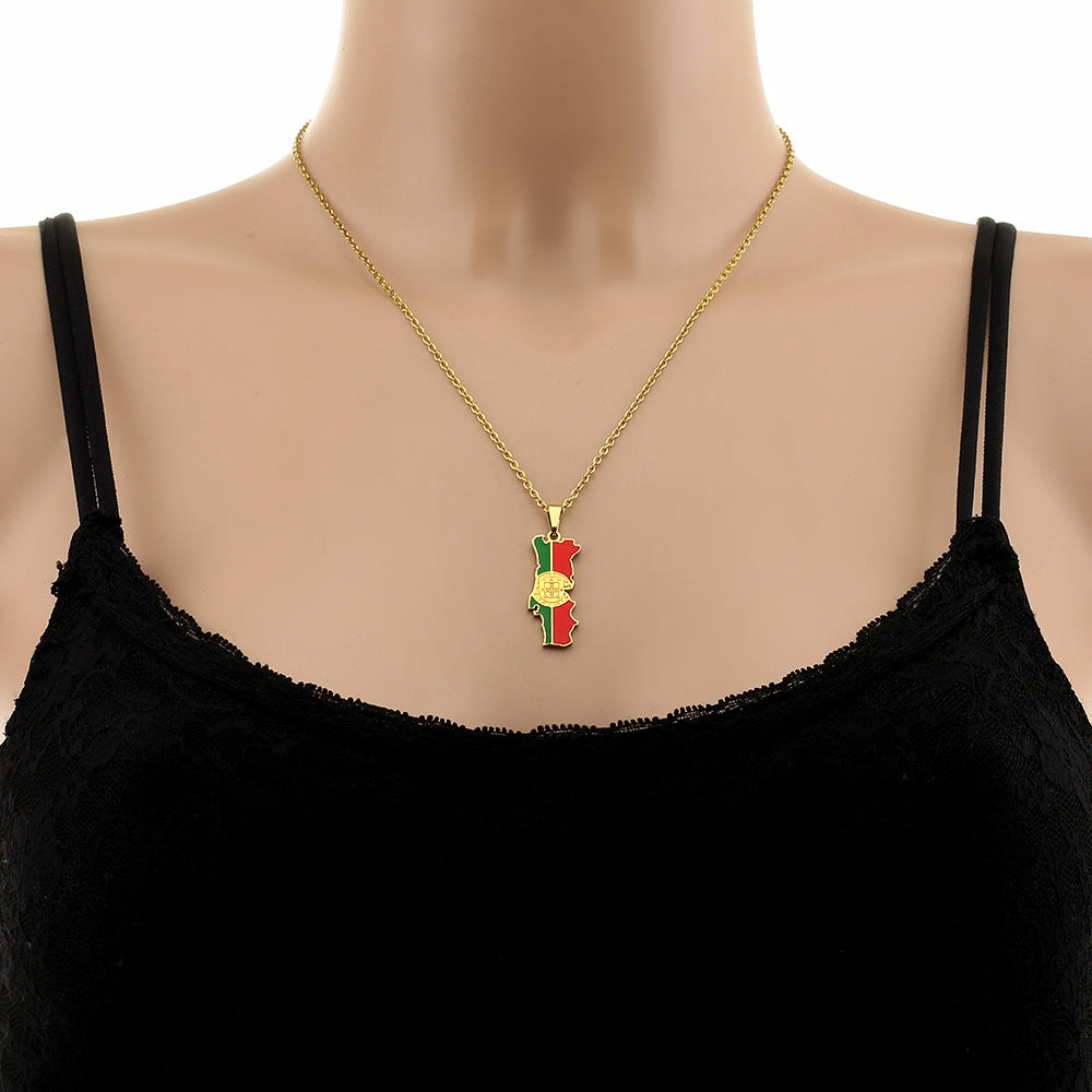 Collar unisex con colgante de acero inoxidable, diseño geométrico étnico vintage, acabado chapado y cadena tipo O.