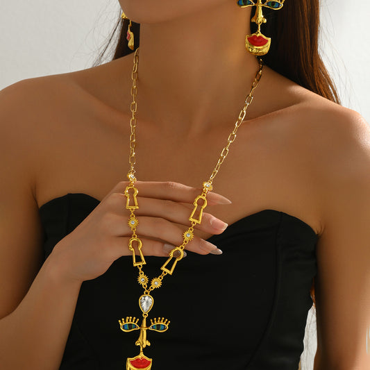 Orecchini e Collana Lunga da Donna con Strass, Design Vintage Geometrico a Croce, Labbra Rosse, Naso e Occhi