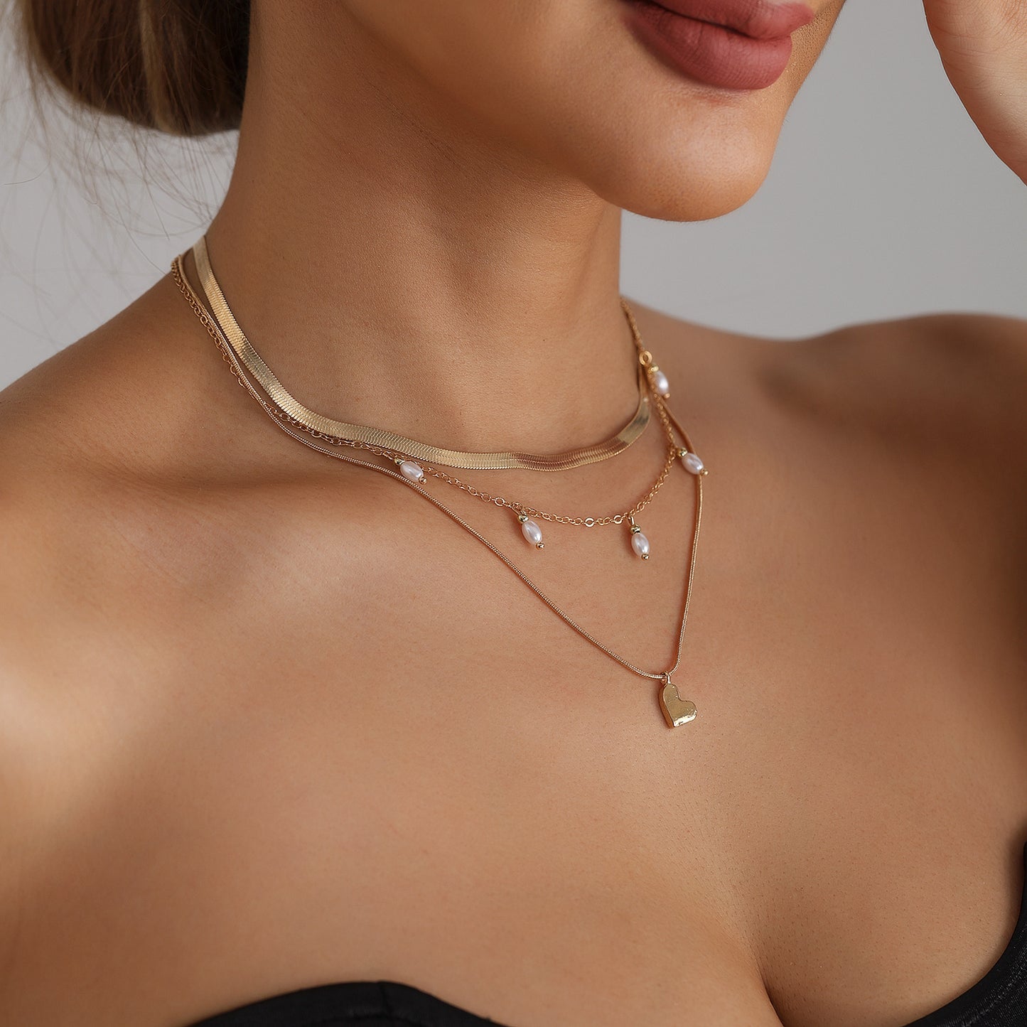 Vintage Heart Geometric Alloy Plated Necklace with Imitation Pearl Multi-Layer Snake Chain for Women