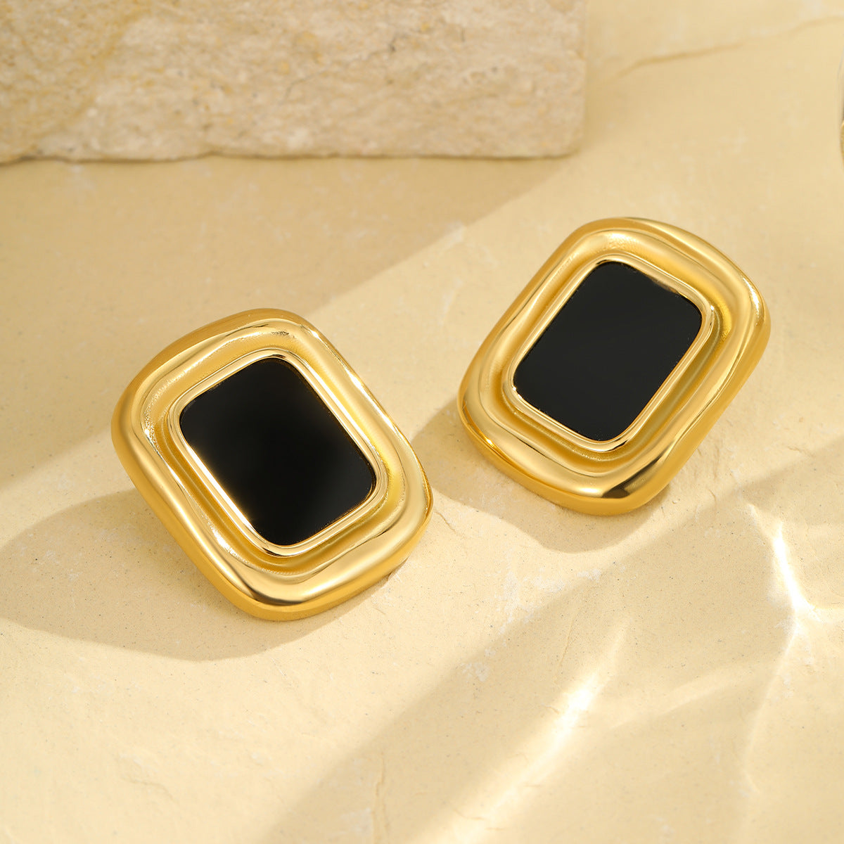 Pendientes de botón geométricos de acero inoxidable, con baño de oro y negro, de estilo vintage para mujer