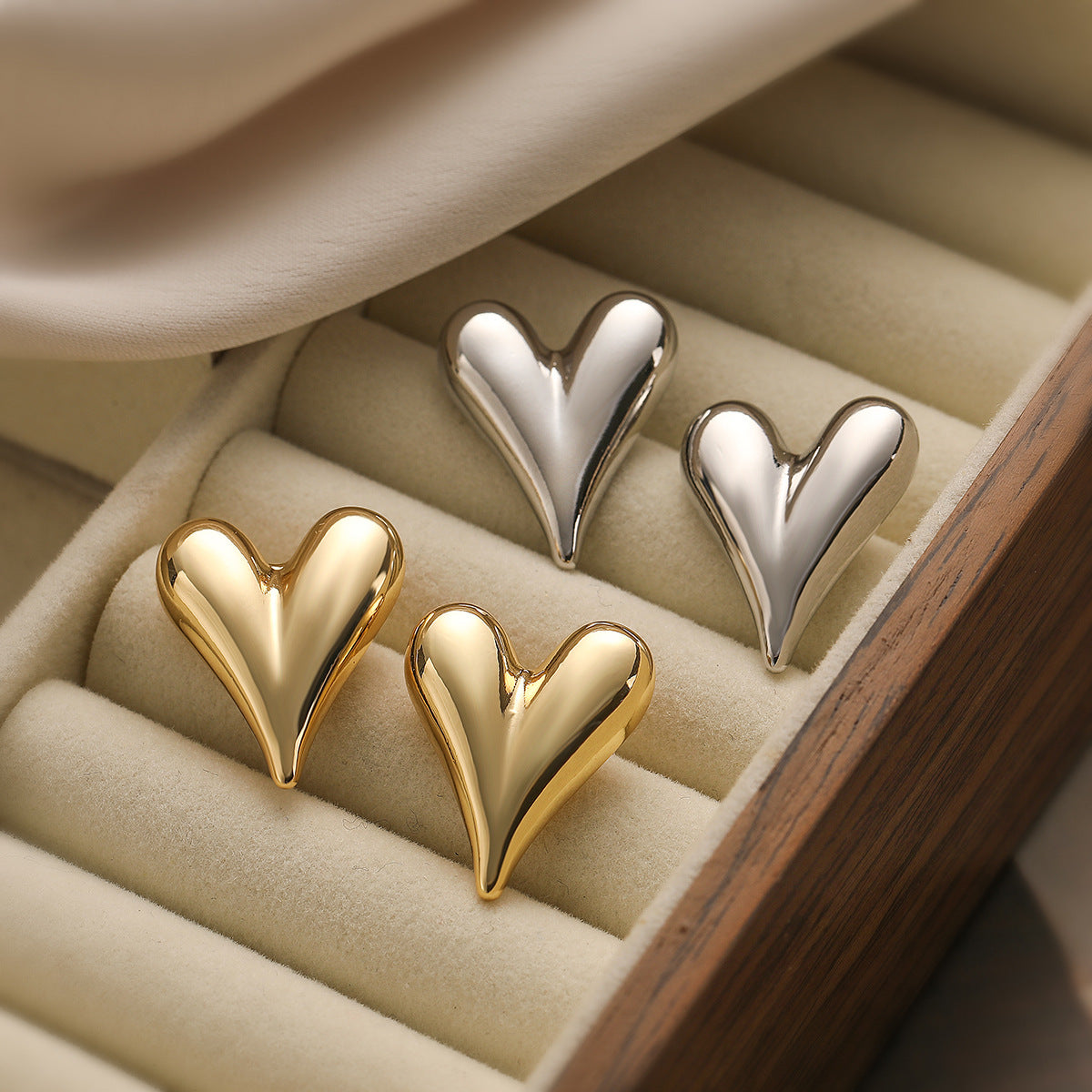 Orecchini a perno da donna a cuore liscio placcati oro rame geometrici minimalisti