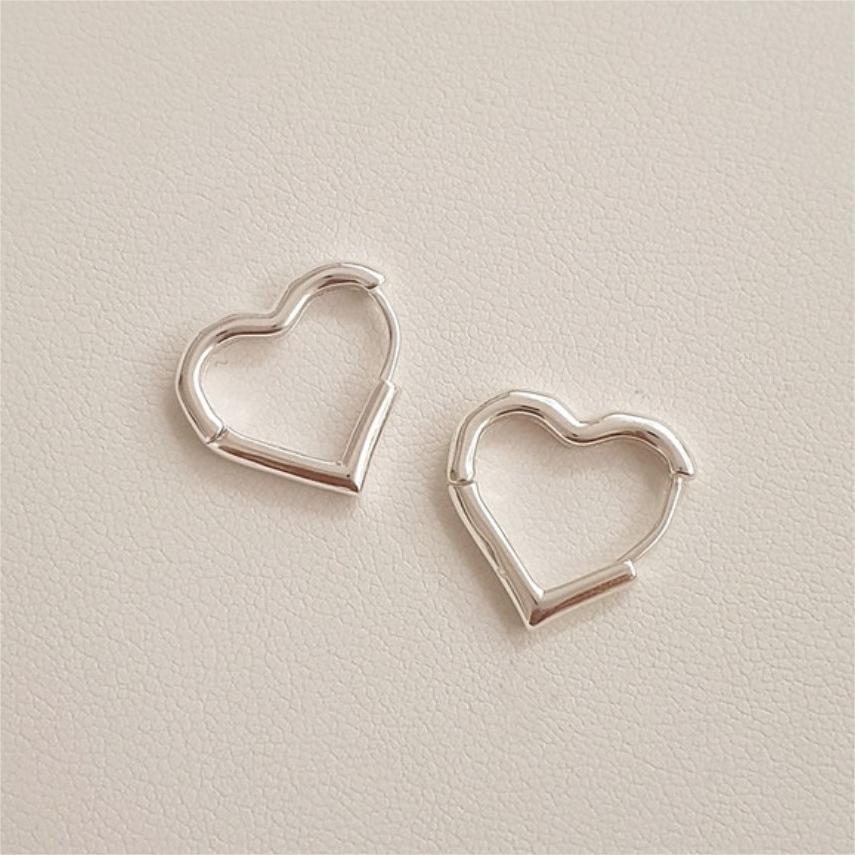 Pendientes minimalistas con forma de corazón de plata de ley 925 para mujer con acabado chapado