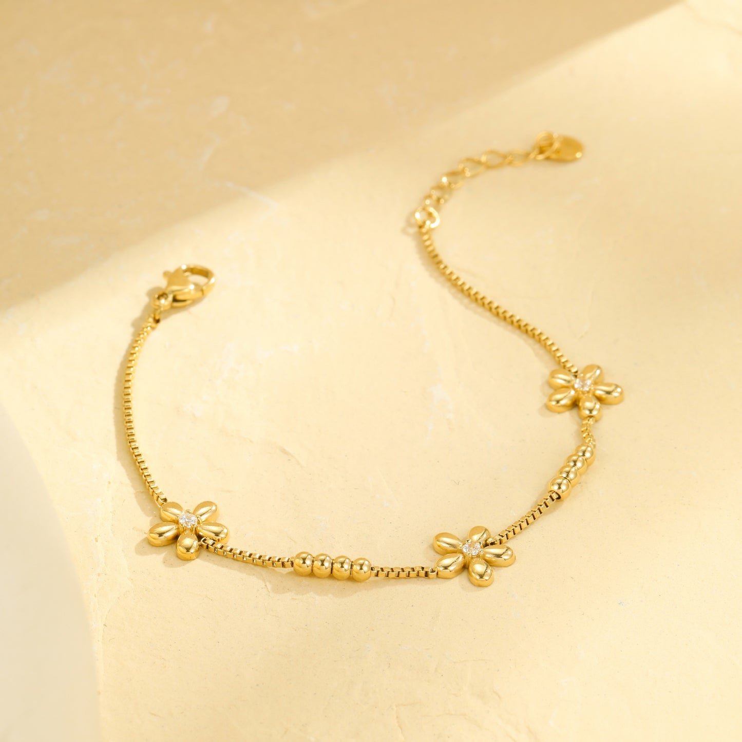 Fashionable Floral Geometric Stainless Steel Bracelet with Rhinestone Inlay for Women, Plated Minimalist Stackable Jewelry
