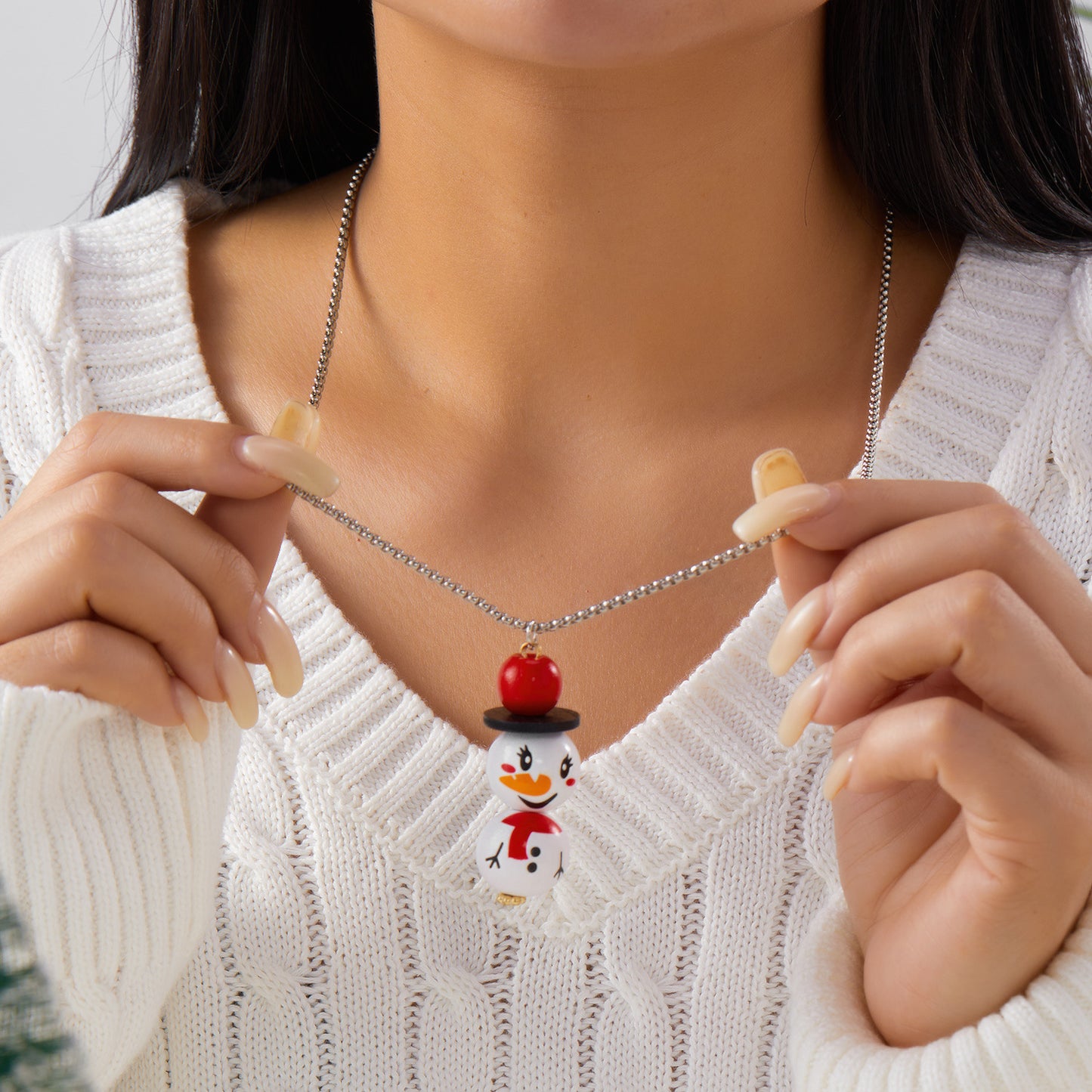 Collana con ciondolo a forma di pupazzo di neve in resina a tema natalizio con finitura placcata per donne e uomini, catena maglione festiva per le vacanze