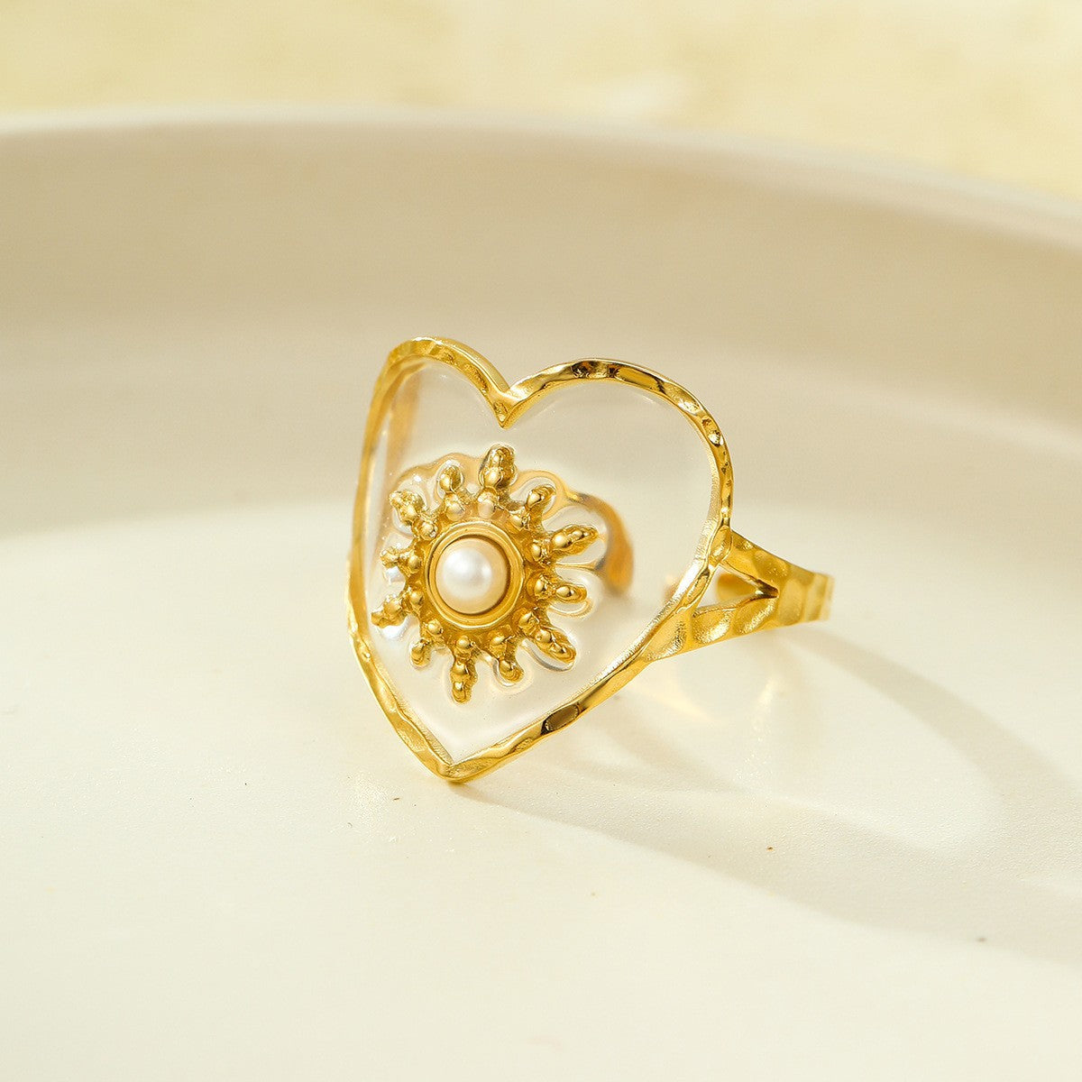 Light Luxury Floral-Shaped Stainless Steel Ring for Women with Epoxy Resin Preserved Flowers and Plated Finish
