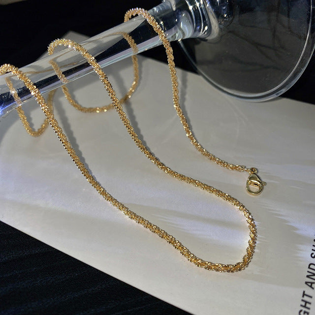 Collar con cadena de col chapado en oro de acero de titanio ondulado estilo punk con estrellas para hombres y mujeres
