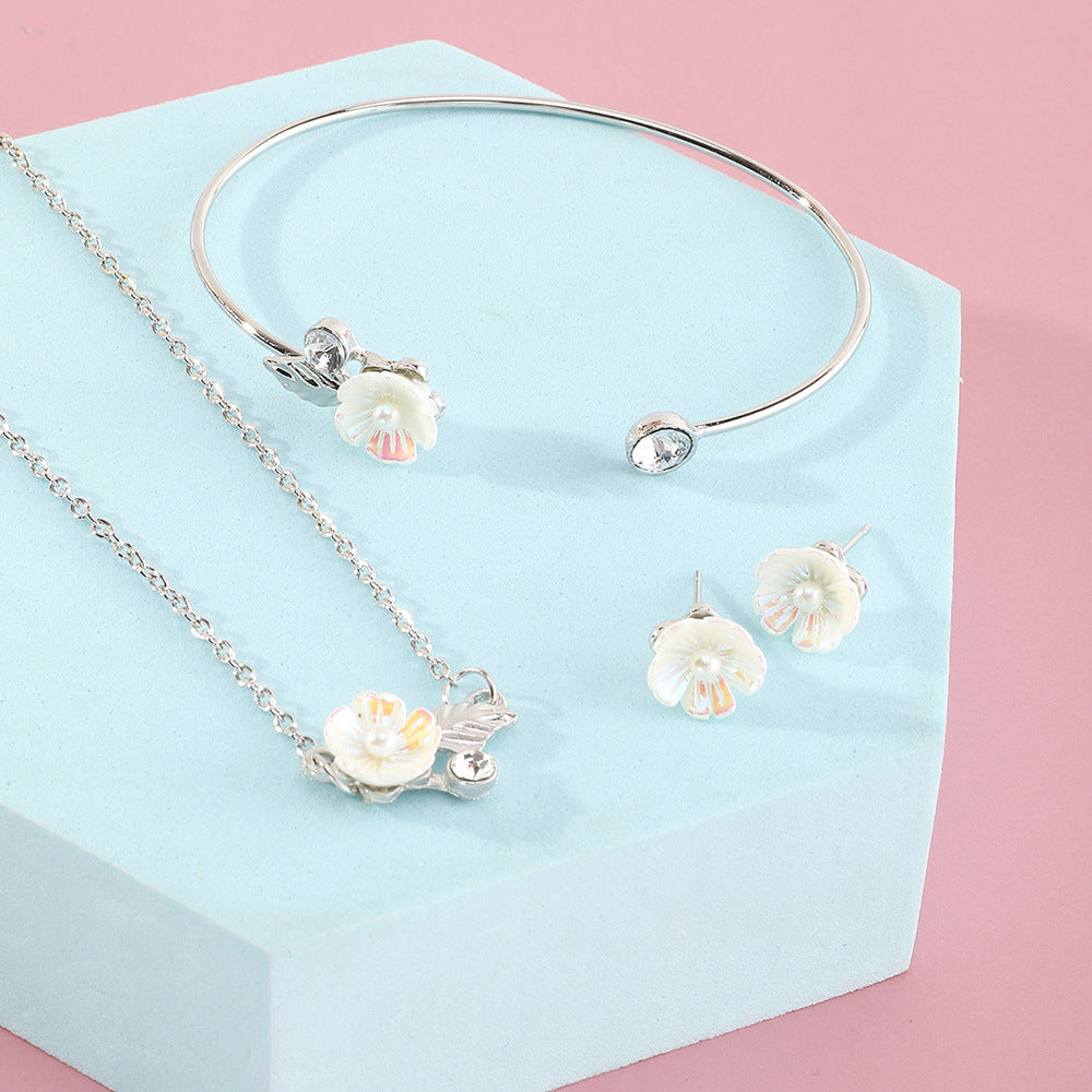 Set collana con ciondolo floreale in lega tonalità fredda con bracciale e orecchini coordinati per bambini, finitura placcata, stile catena a clavicola