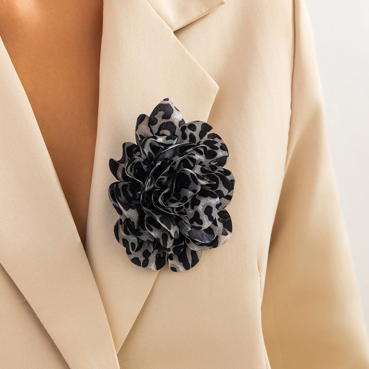 Exaggerated Leopard Print Floral Fabric Brooch Plated Pin for Women