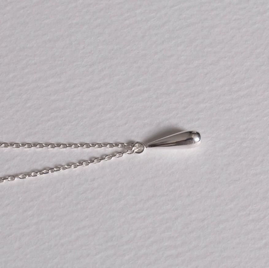 Minimalist Teardrop Pendant Necklace in 925 Sterling Silver for Women
