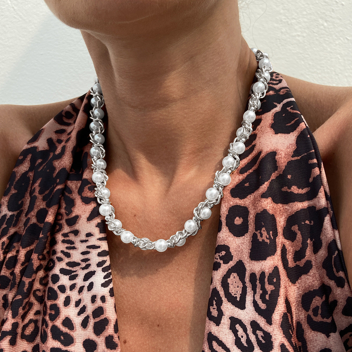 Minimalist Geometric Pendant Necklace with Imitation Pearl Accents and Electroplated Metal Chain for Women