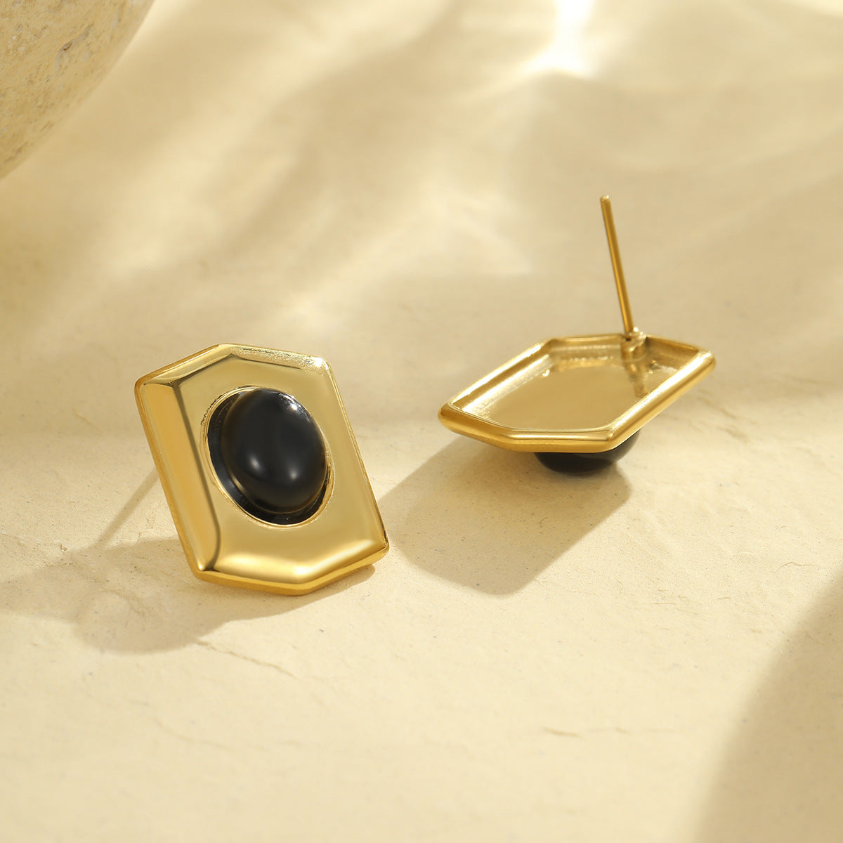 Orecchini da donna esagonali geometrici a scudo d'ispirazione vintage in acciaio inossidabile placcato oro 18K