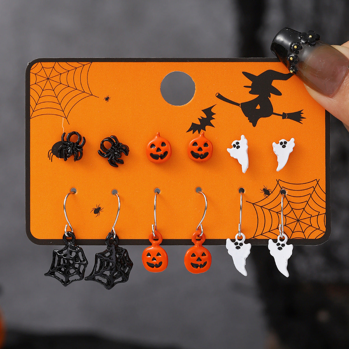 Juego de pendientes de tuerca de calabaza, fantasma y murciélago de Halloween estilo caricatura oscura en aleación con postes de acero inoxidable