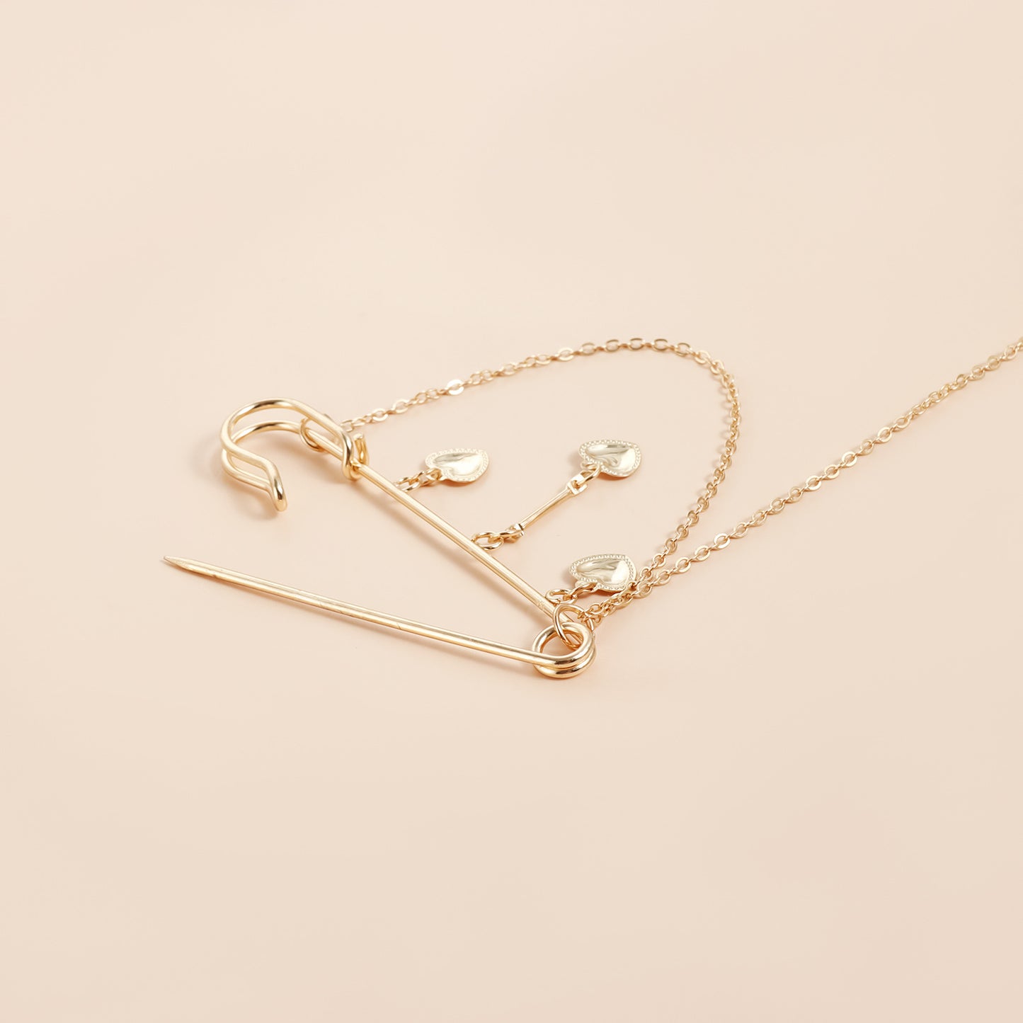 Vintage Heart-Shaped Alloy Brooch with Plated Finish for Women, Functional Adjustable Closure Fashion Accessory