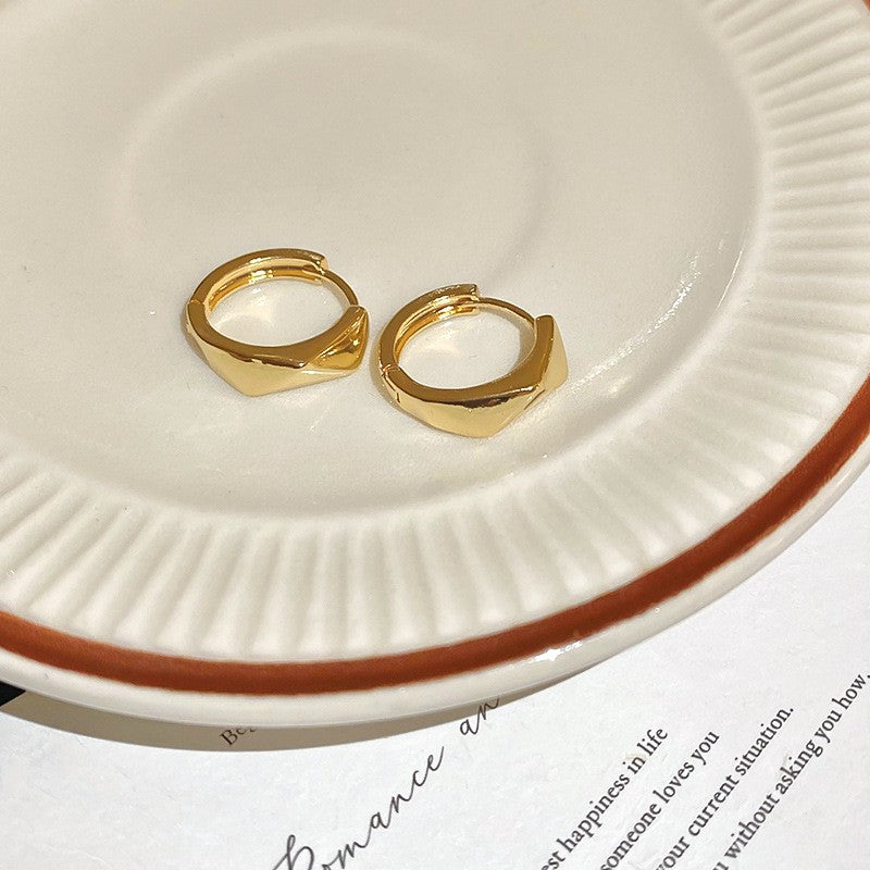 Orecchini da donna geometrici minimalisti in metallo con finitura lucida e placcatura in oro, per l'uso quotidiano