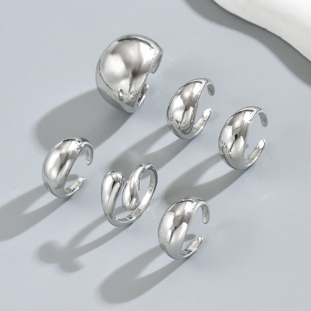 Anillo Abierto Geométrico para Mujer en Aleación de Zinc con Acabado Chapado Accesorio de Moda Minimalista