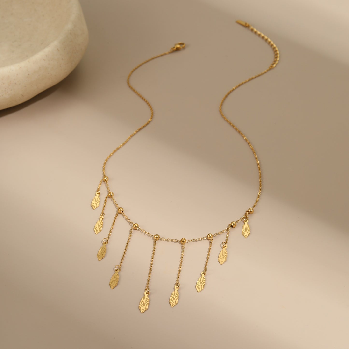 Collana minimalista geometrica in acciaio inossidabile con ciondolo a nappa, placcata oro 18 carati, catena leggera di lusso per donne