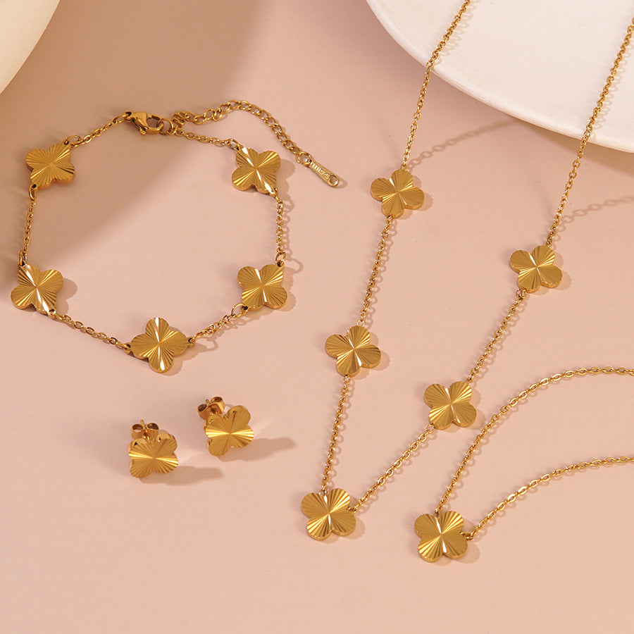 Set Collana, Bracciale e Orecchini in Acciaio Inox Placcato con Motivo Floreale Dolce e Catena a Cavo