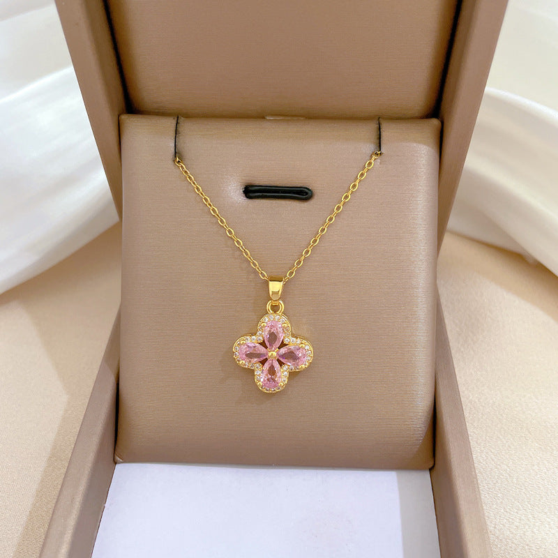 Collana Minimalista con Catena a Labbra in Acciaio al Titanio con Pendente in Rame e Intarsio di Strass