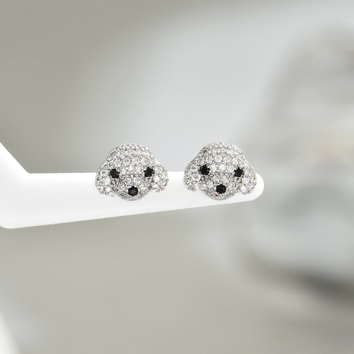 Pendientes de Cobre Minimalistas con Forma de Animal y Circonitas Incrustadas para Mujer