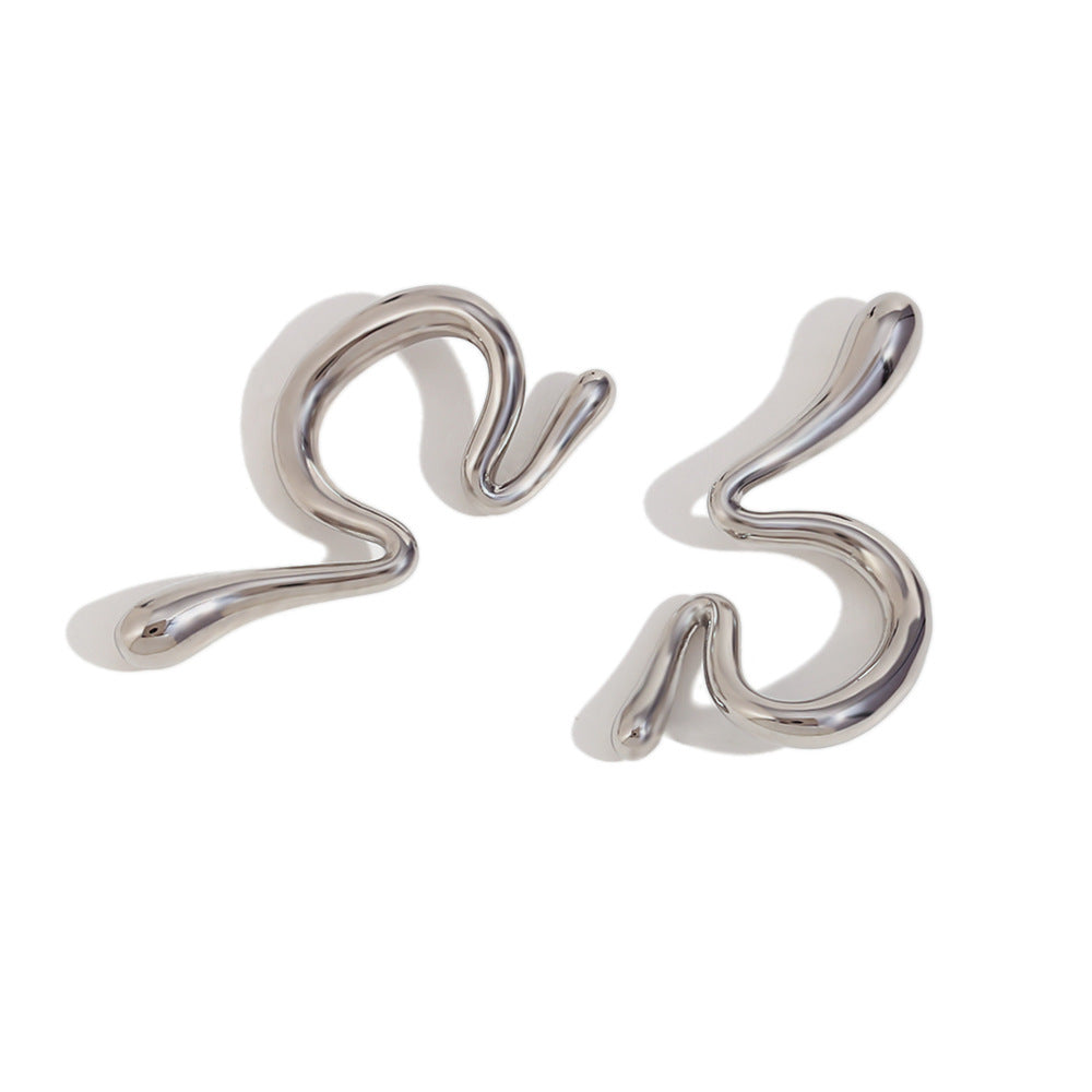 Orecchini a clip in acciaio inossidabile placcato oro 18 carati con curva liquida irregolare minimalista da donna, stile geometrico e da ufficio