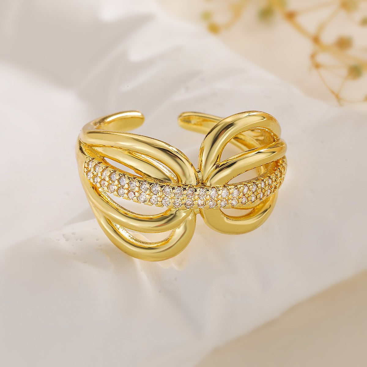 Anello Aperto Geometrico Minimalista da Donna in Rame con Placcatura in Oro 18K e Intarsio in Zirconi